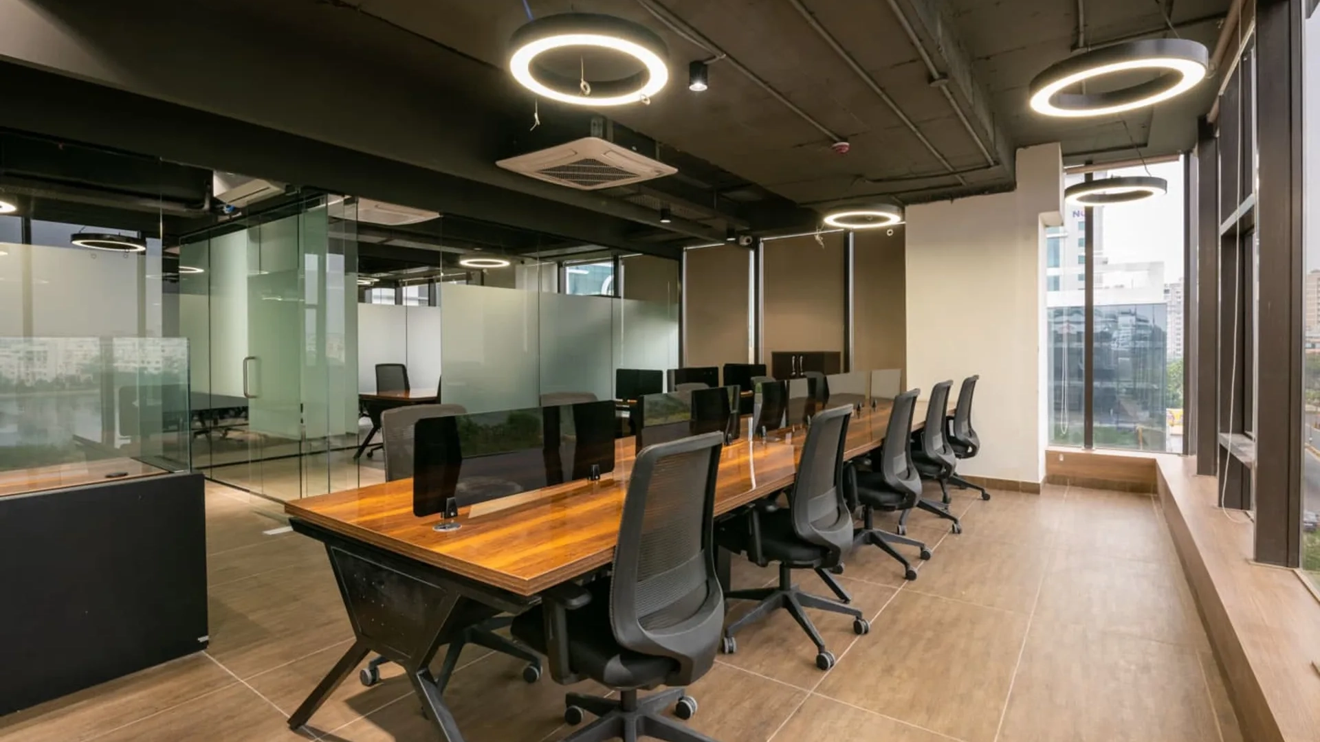 Book Your Ideal Workspace in Ahmedabad – Limited Availability
