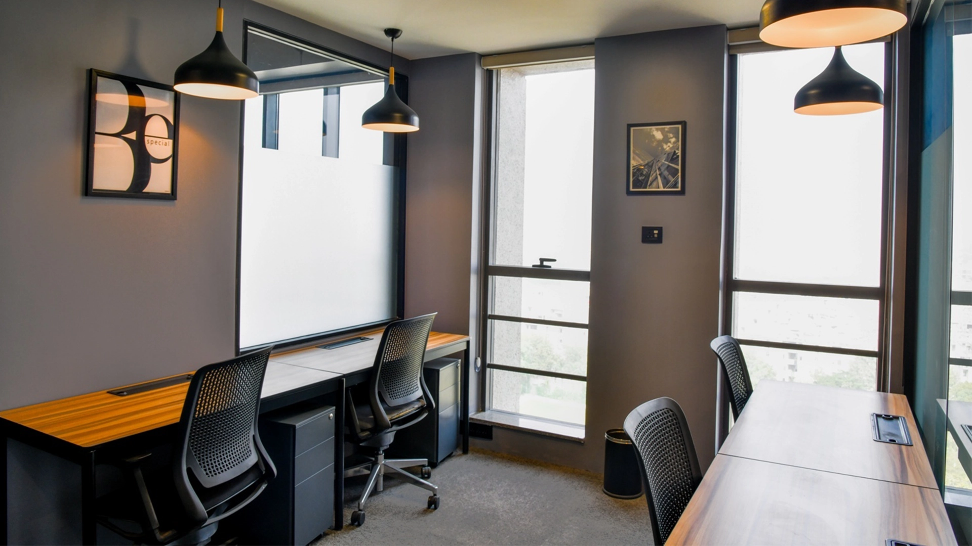 Future of Work in Ahmedabad: Dedicated Desks and Hybrid Offices